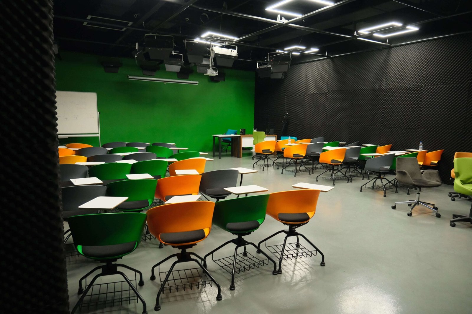 جامعة إستينيا إسطنبول