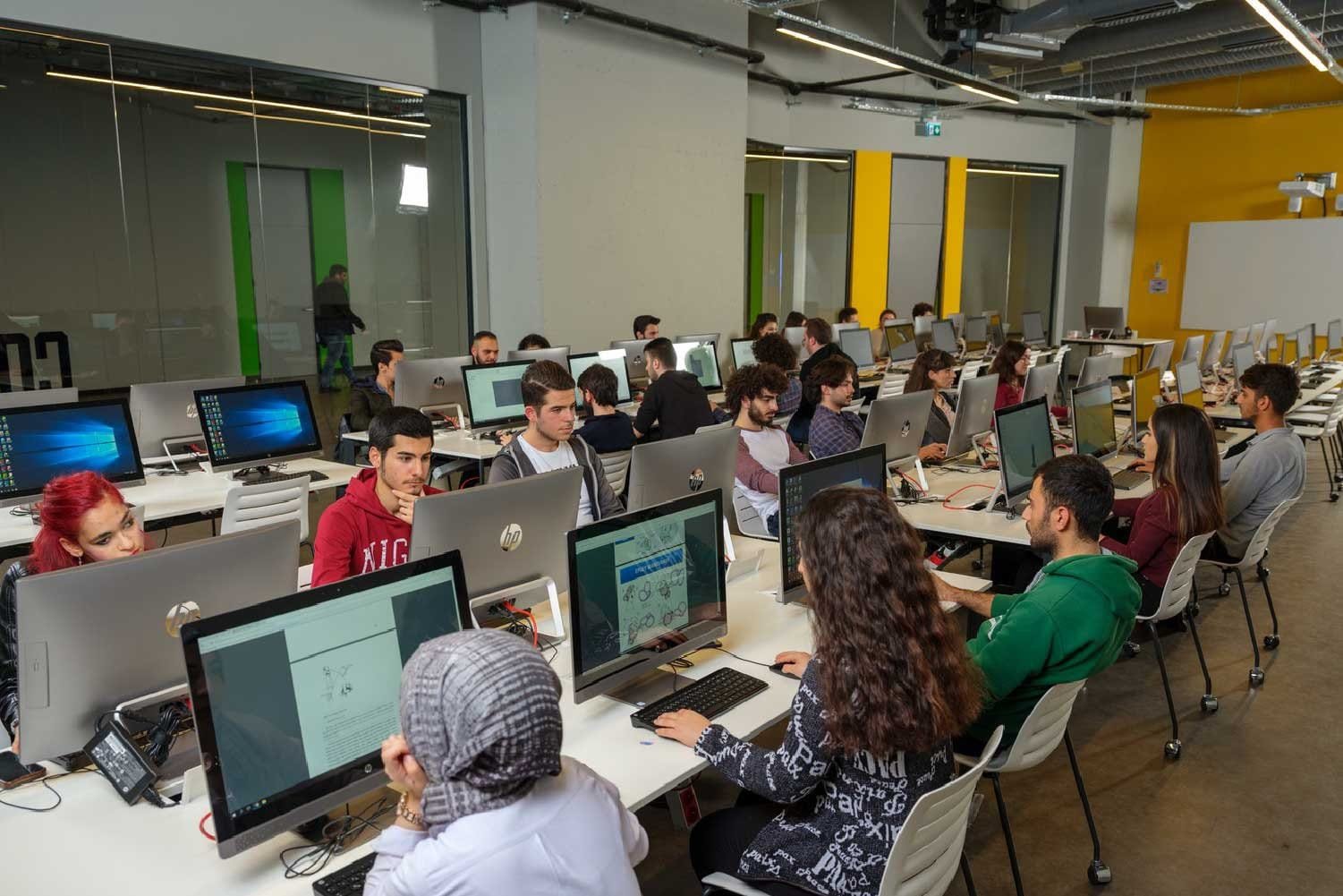 جامعة نيشان تاشي إسطنبول