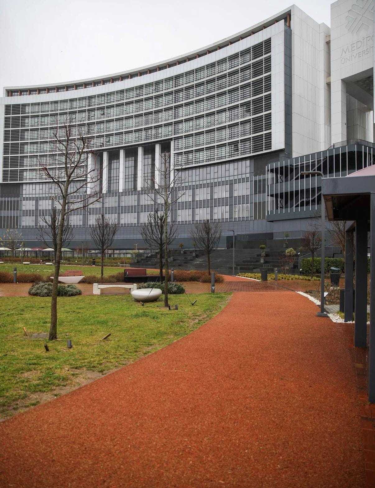 جامعة إسطنبول ميديبول